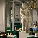 Hotel Du Quai Voltaire