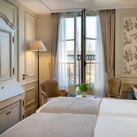 Hotel Du Quai Voltaire Parigi