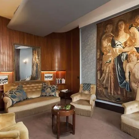 Du Quai Voltaire Hotel Parigi