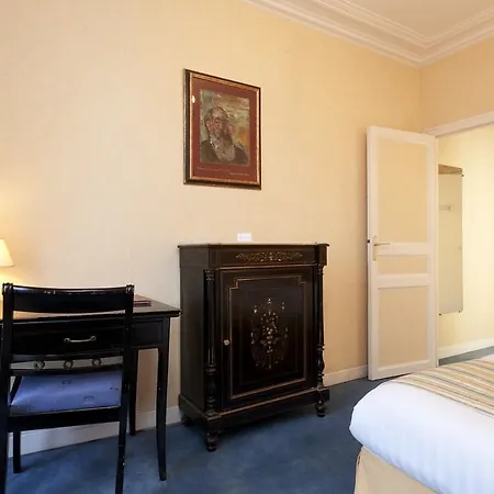 Du Quai Voltaire 4* Parigi