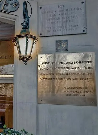 Du Quai Voltaire Hotel Parigi