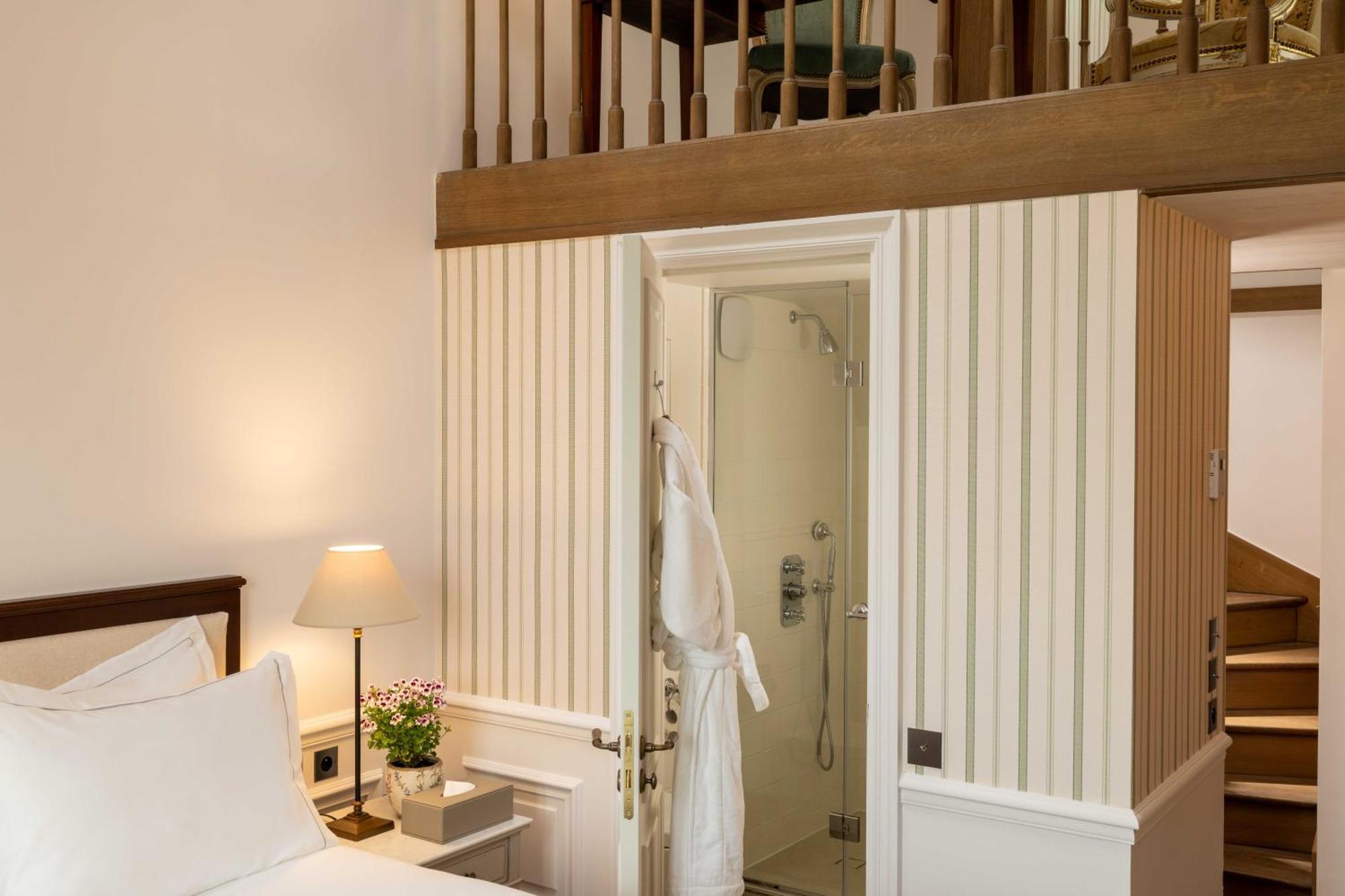 Du Quai Voltaire 4* Paris