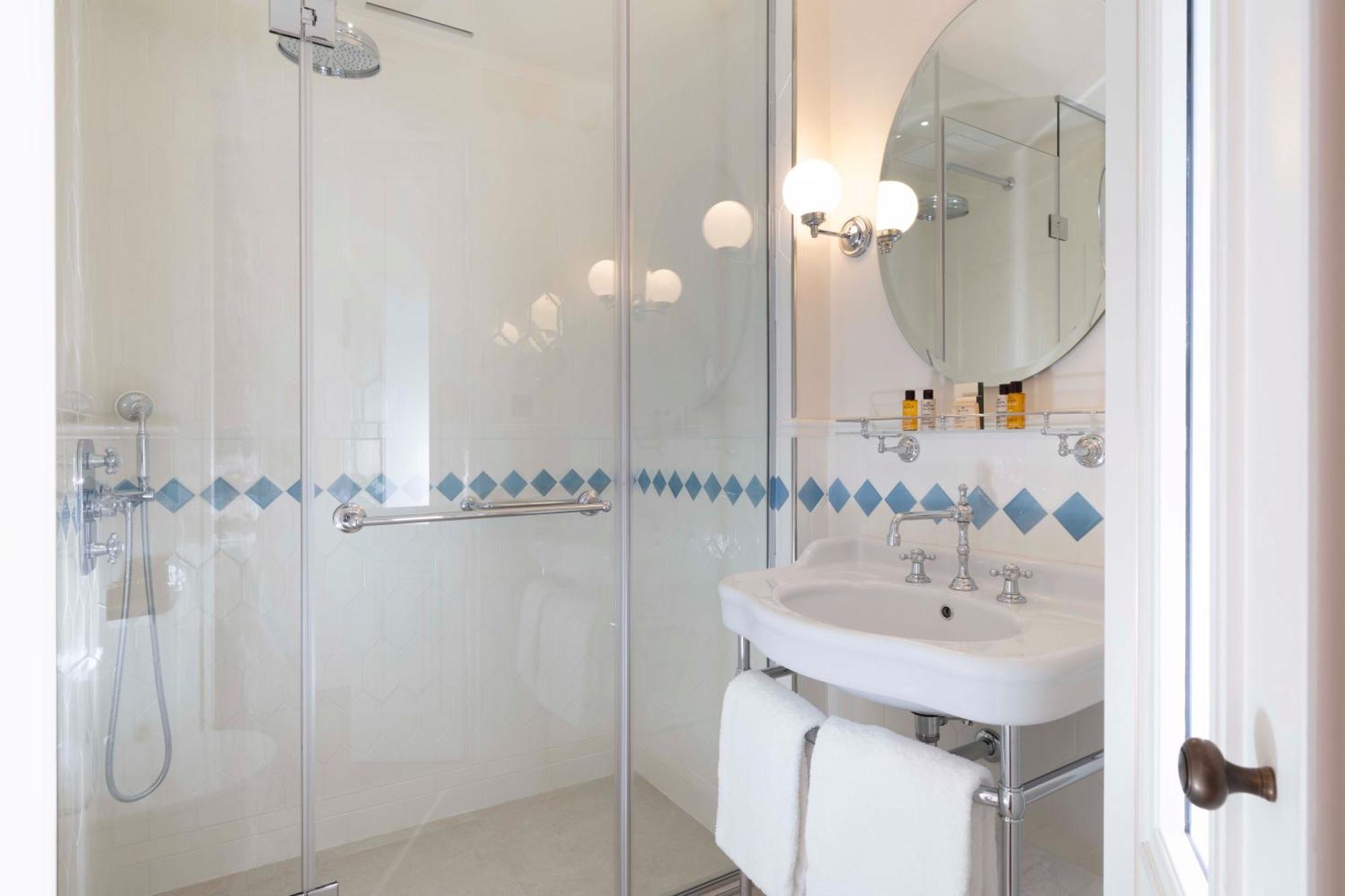 Du Quai Voltaire Hotel 4*