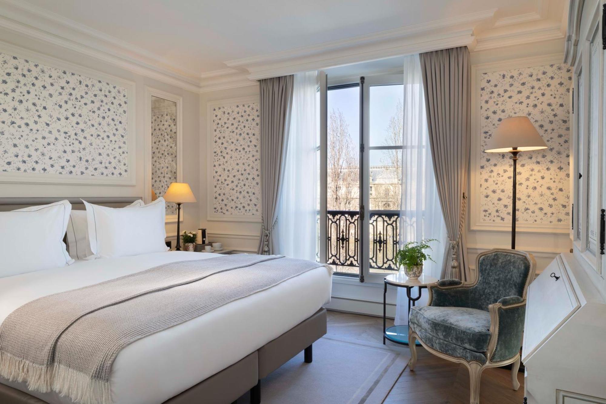 Du Quai Voltaire Paris