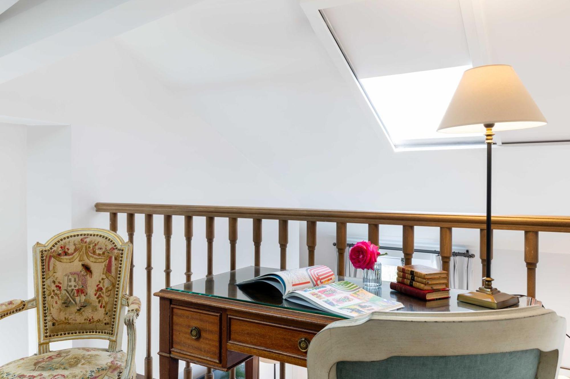 Du Quai Voltaire Paris