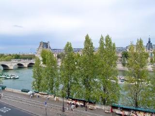 Hotel Du Quai Voltaire Paris