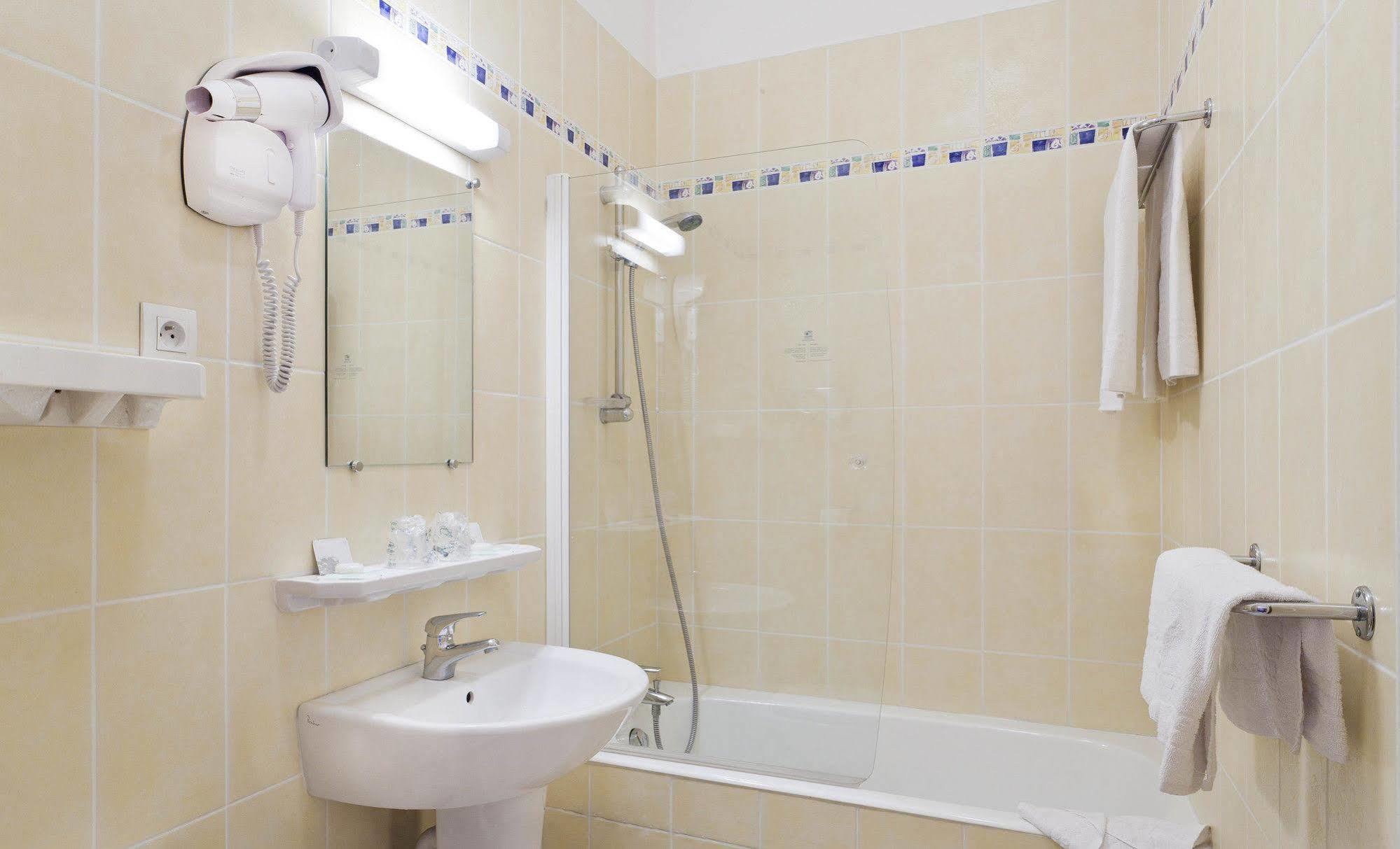 Du Quai Voltaire Hotel Paris